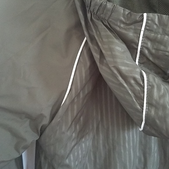 Old Navy windbreaker jacket. green,  M - Picture 6 of 6